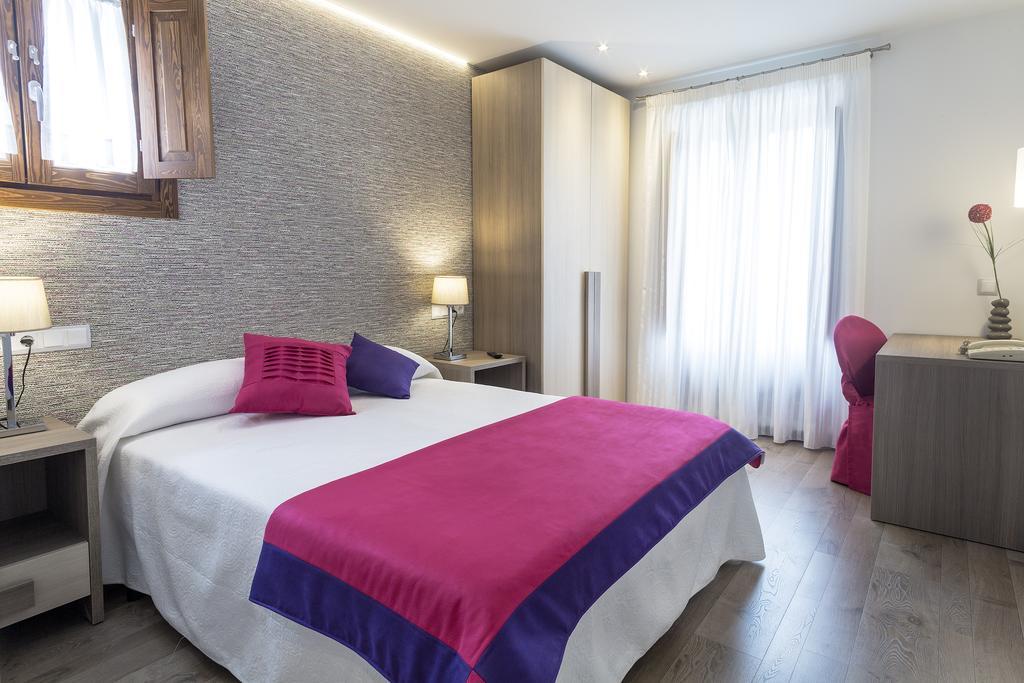 Hotel Rural Aunamendi Ochagavía 部屋 写真