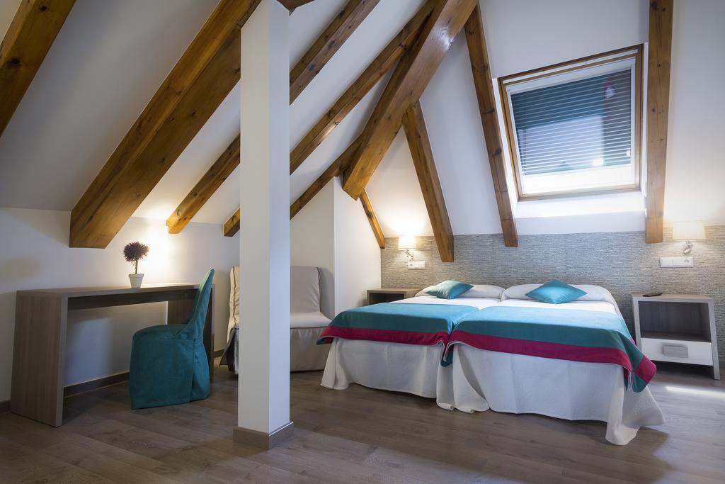 Hotel Rural Aunamendi Ochagavía 部屋 写真